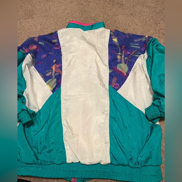 “CASUAL Isle” womens windbreaker - Picture 2 of 3